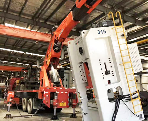 长葛附近随车吊出租，轻松解决运输难题