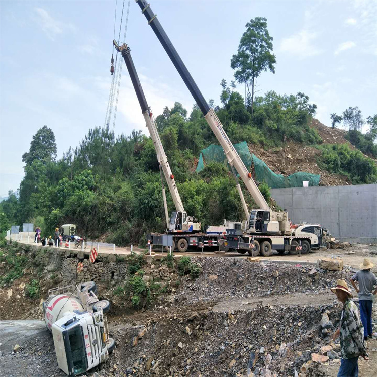 长葛汽车掉沟里叫吊车救援要多少钱