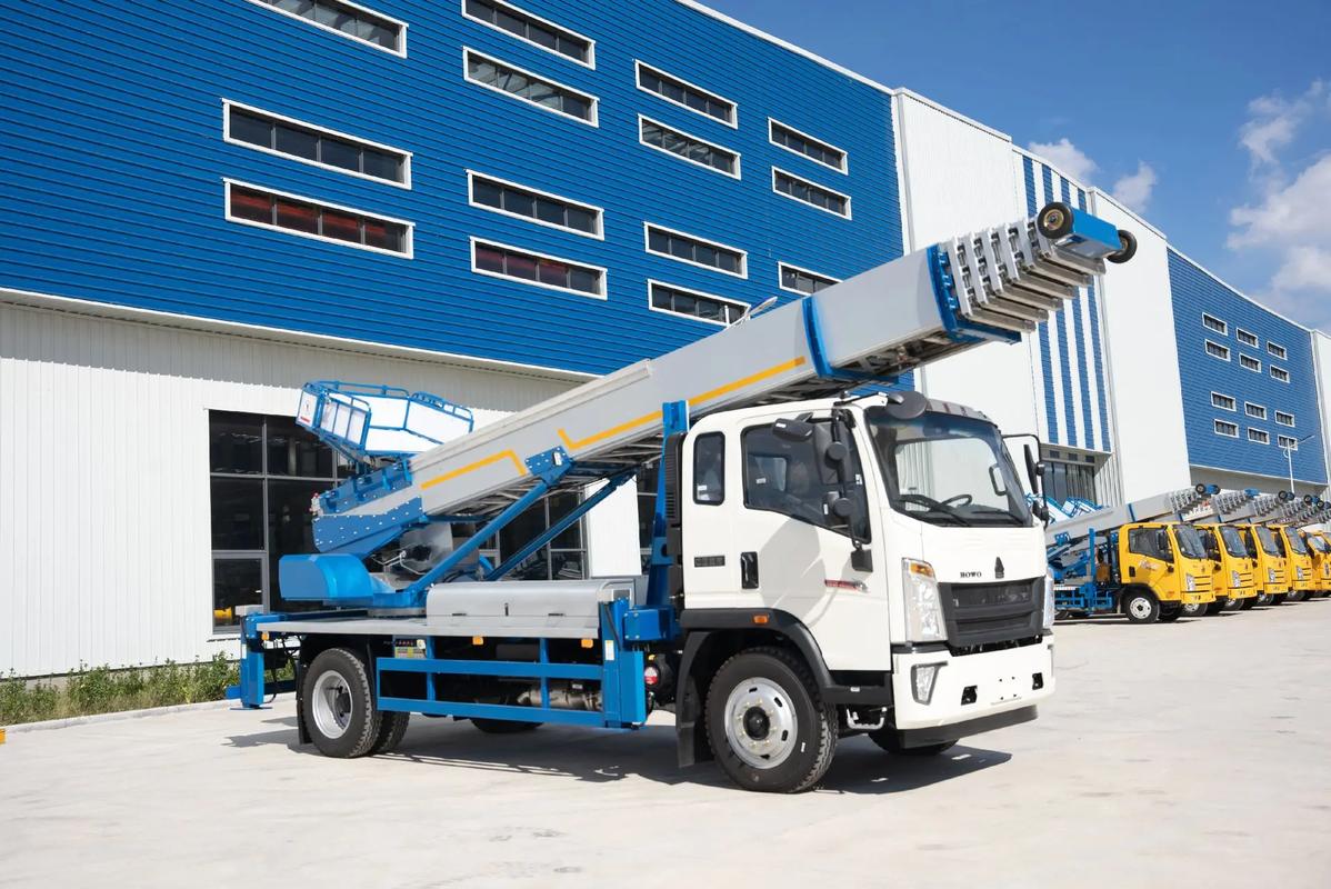 长葛出租云梯车高空作业车 建筑垃圾搬运